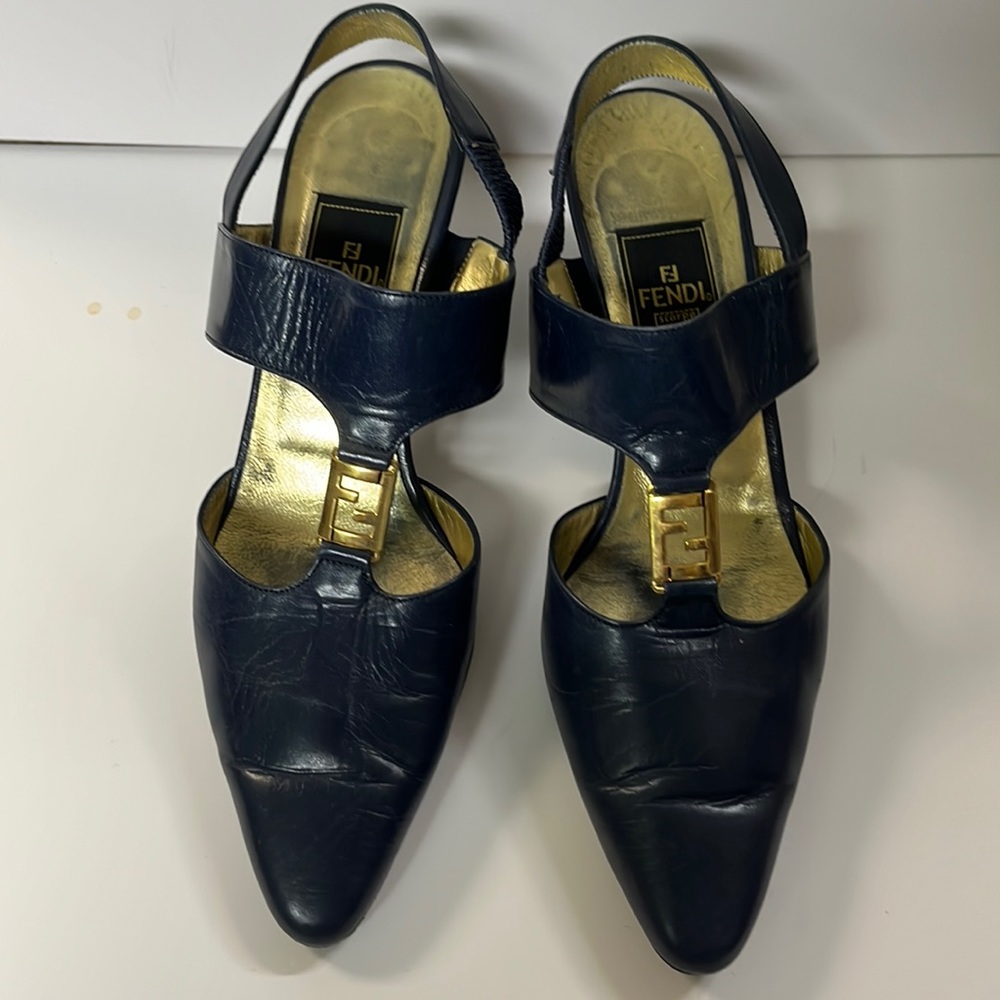 Vintage Fendi Pumps with gold Logo